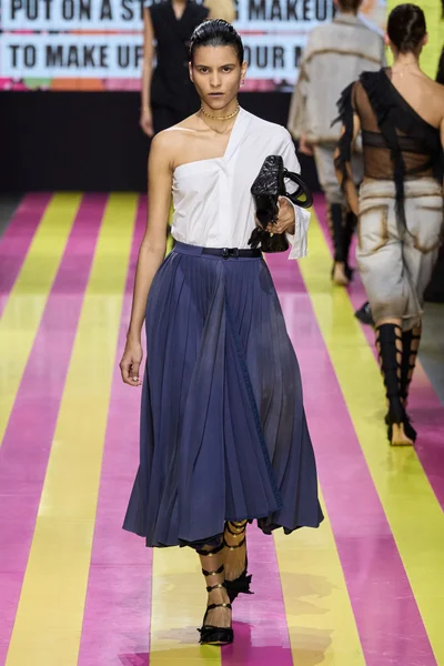 Look 67